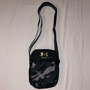 🎉🎉CAMO UNDER ARMOUR BAG🎉🎉